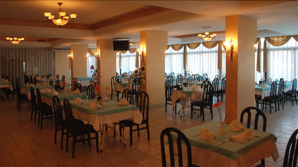 Derici Hotel Κουσάντασι Εξωτερικό φωτογραφία