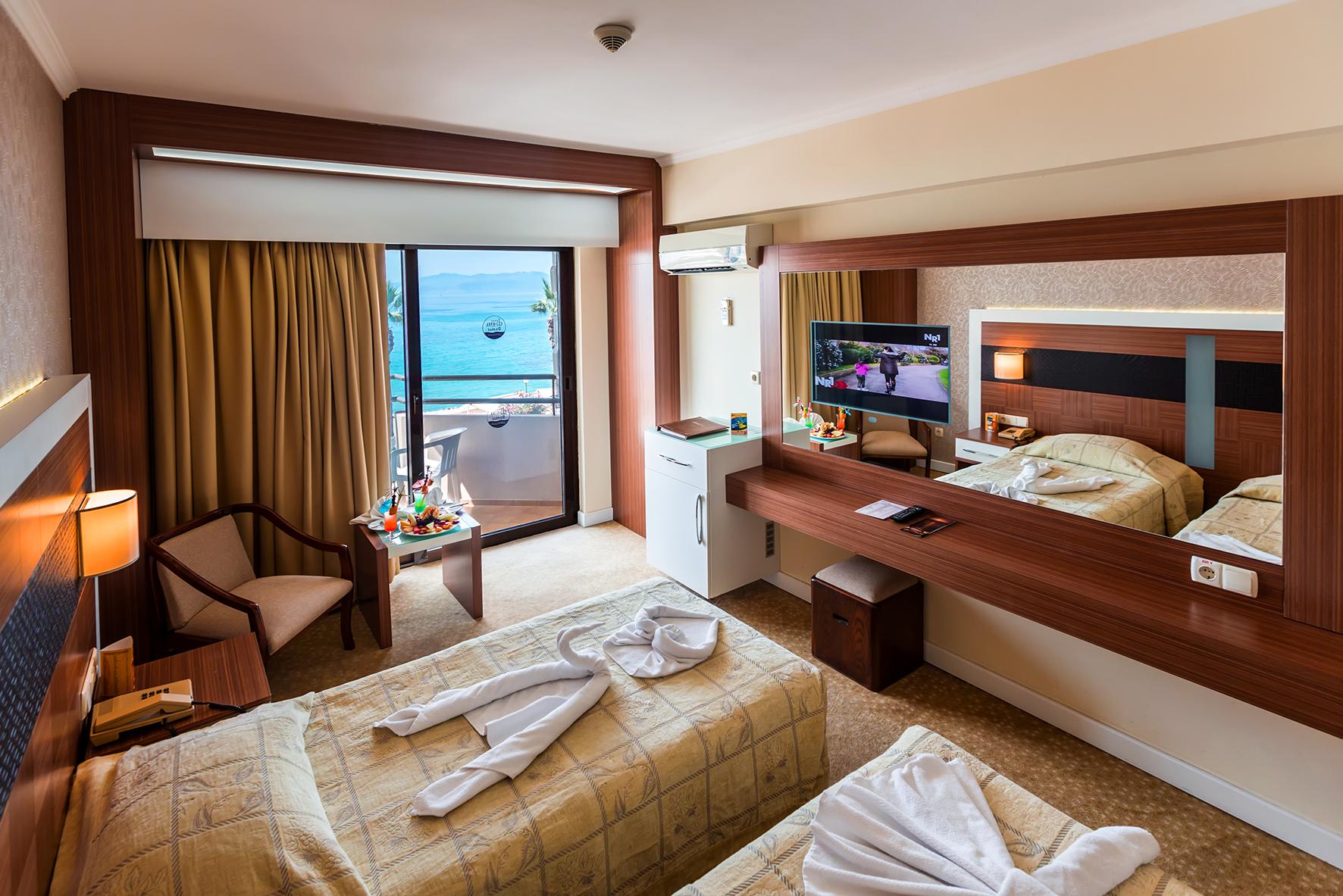Derici Hotel Κουσάντασι Εξωτερικό φωτογραφία