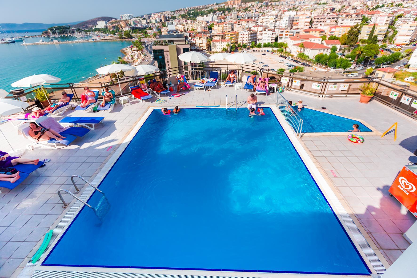 Derici Hotel Κουσάντασι Εξωτερικό φωτογραφία