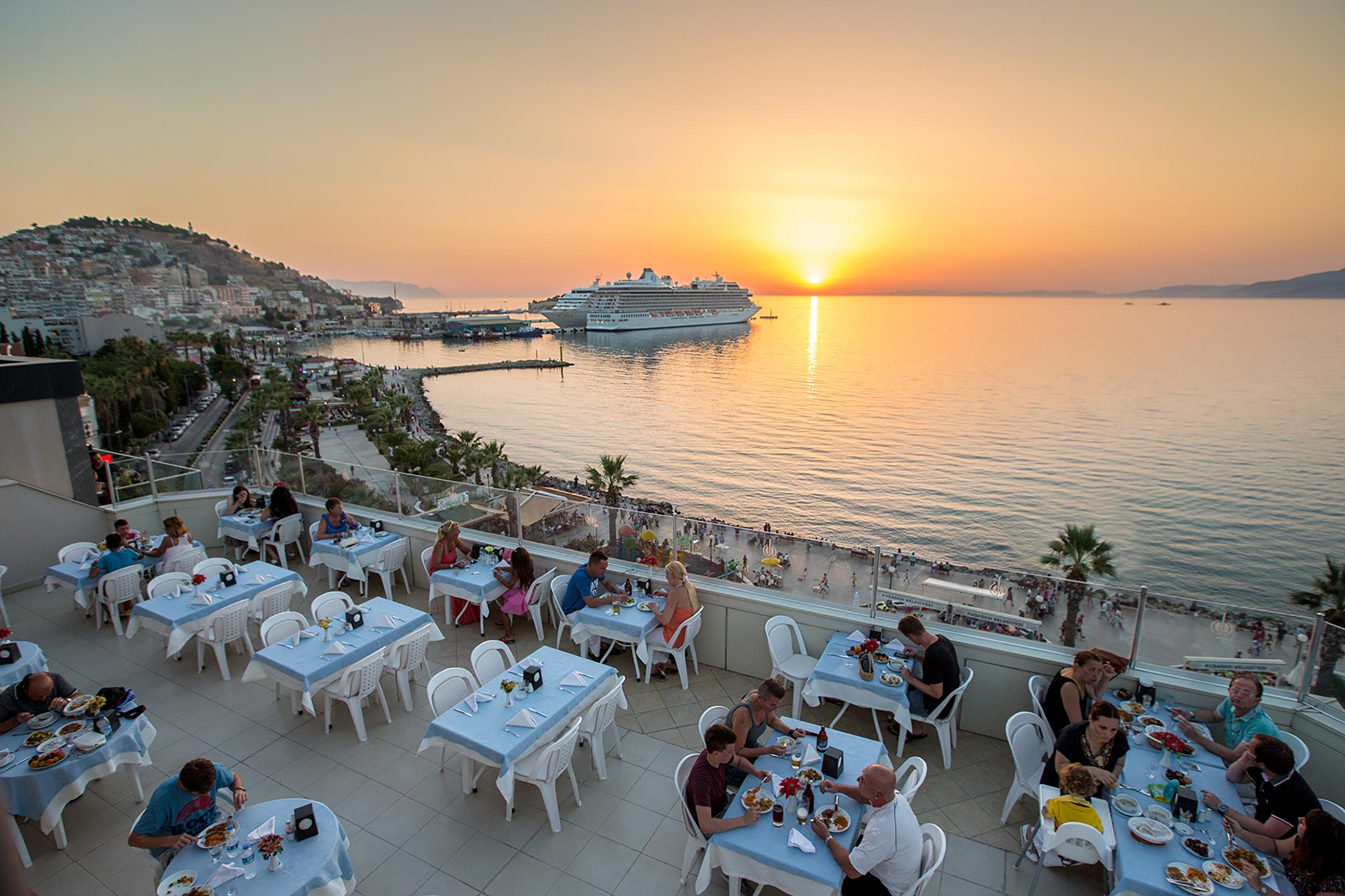 Derici Hotel Κουσάντασι Εξωτερικό φωτογραφία