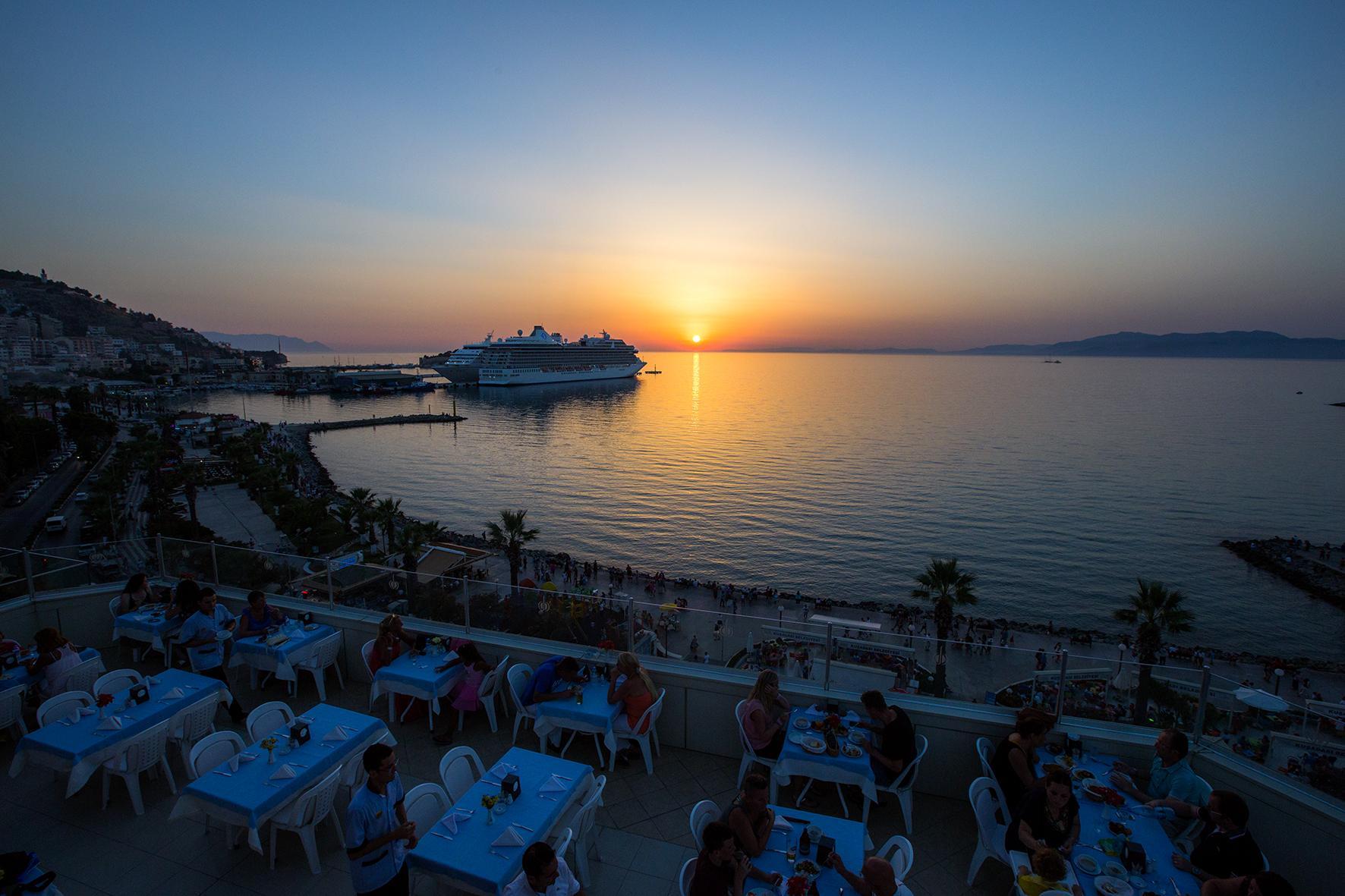 Derici Hotel Κουσάντασι Εξωτερικό φωτογραφία
