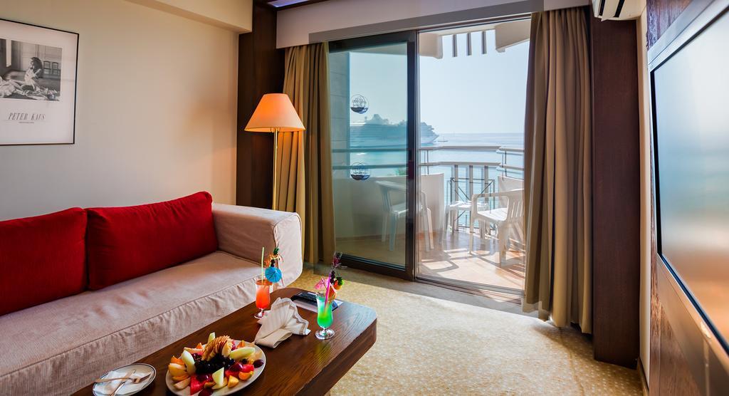 Derici Hotel Κουσάντασι Εξωτερικό φωτογραφία