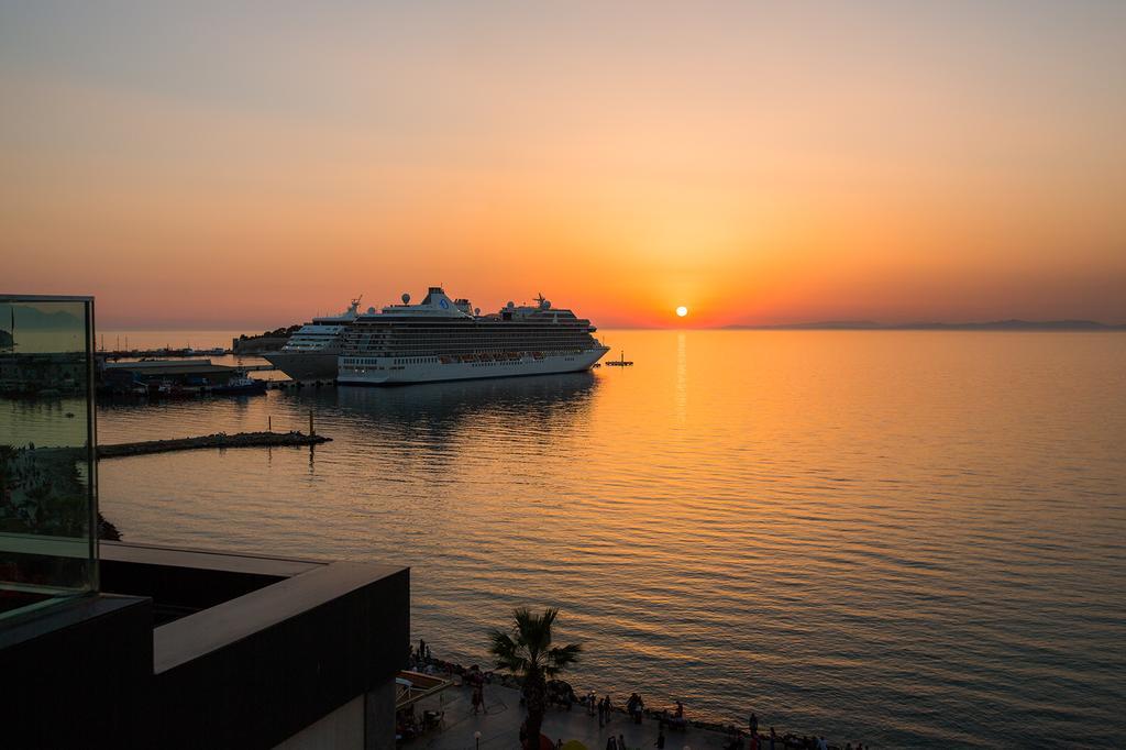 Derici Hotel Κουσάντασι Εξωτερικό φωτογραφία